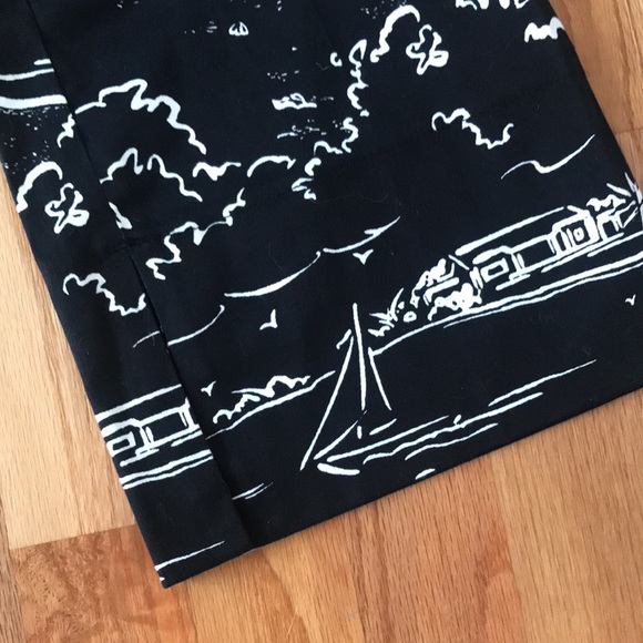 New! Authentic GUESS Jeans Black White Beach Bombshell Capri Pants Stretch 24” - Picture 6 of 9